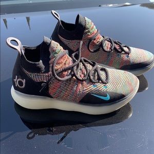 KD basketball shoes